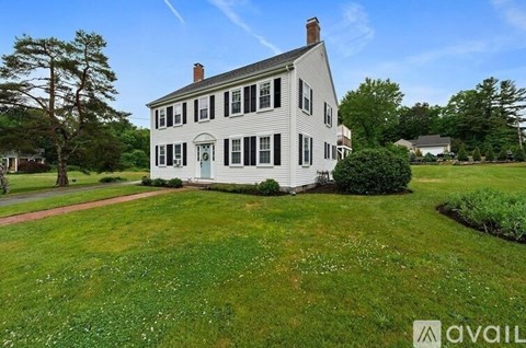 165 Plain Street, Marshfield, Ma, Usa 3 Beds Apartment for Rent