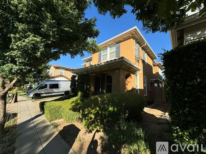 220 N Lafayette St 3 Beds Single Family Home for Rent - Photo gallery 4