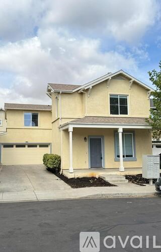 163 Gibson Ave 4 Beds Apartment for Rent