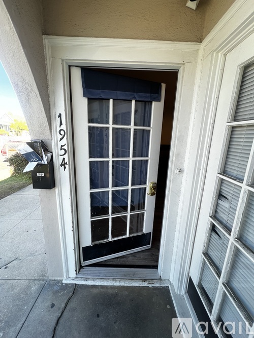 1954 Park Grove Ave 3 Beds Apartment for Rent - Photo gallery 1