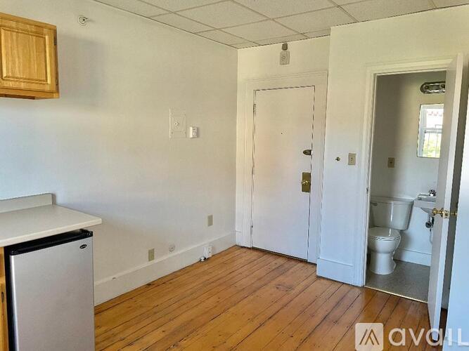 405 Beacon St Studio Apartment for Rent - Photo gallery 3