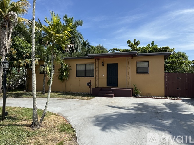 1020 Northeast 146th Street 3 Beds Single Family Home for Rent - Photo gallery 1