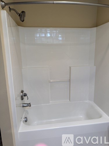 5329 Military Road East 2 Beds Apartment for Rent