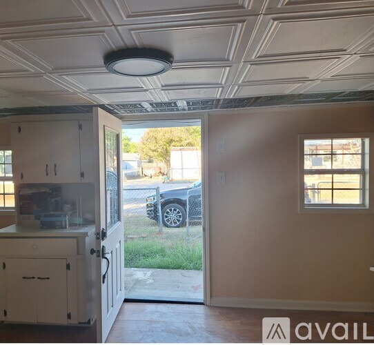 111 Ebner St 1 Single Family Home for Rent - Photo gallery 3
