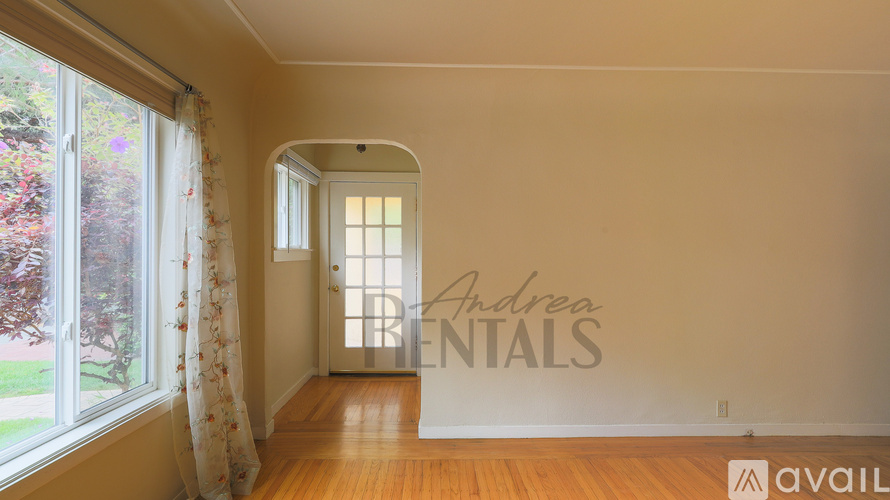 516 Curtis St 2 Beds Single Family Home for Rent - Photo gallery 3