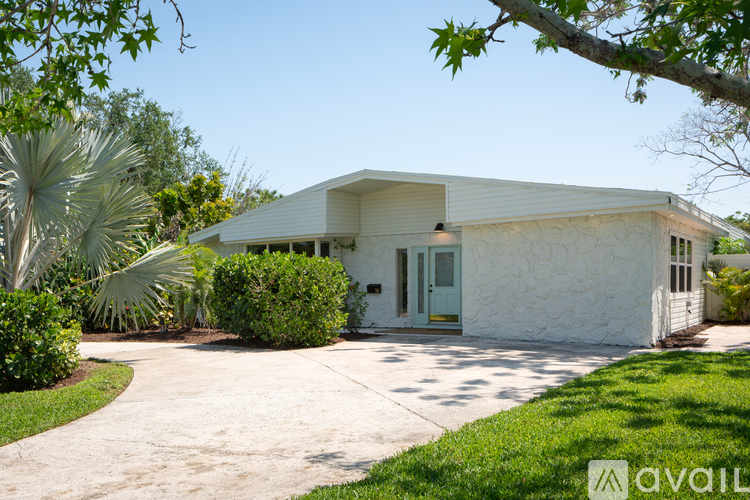 2660 Fairway Ave S 4 Beds Single Family Home for Rent - Photo gallery 1