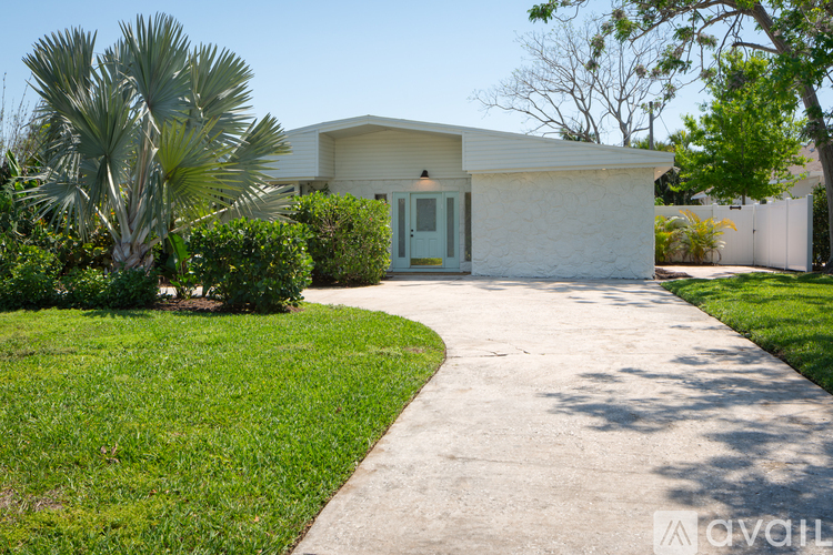 2660 Fairway Ave S 4 Beds Single Family Home for Rent - Photo gallery 4