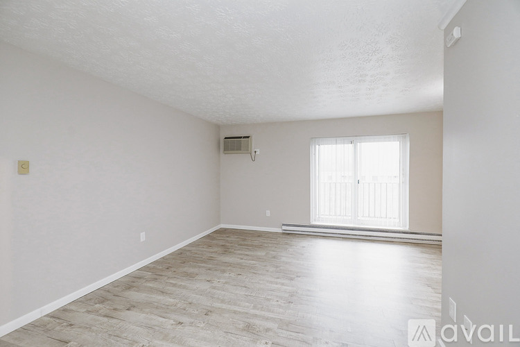 7 Dorchester Drive 1 Apartment for Rent - Photo gallery 3