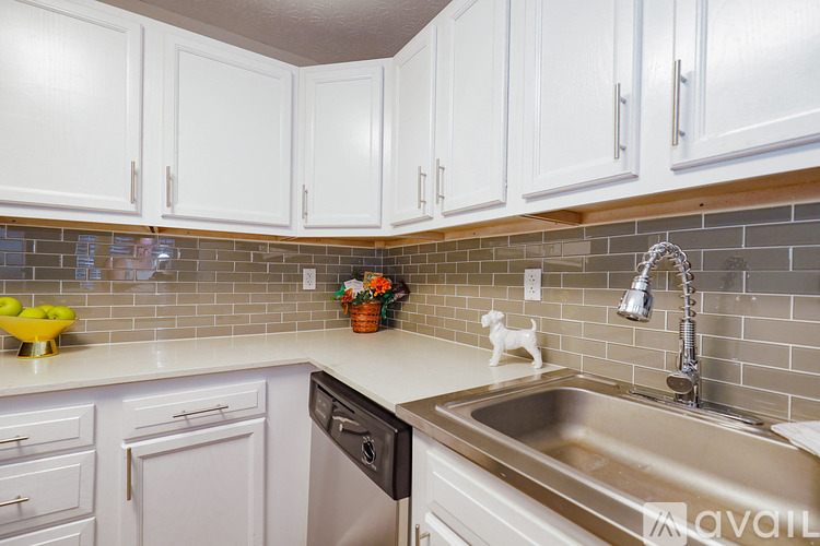7 Dorchester Drive 2 Beds Apartment for Rent - Photo gallery 3