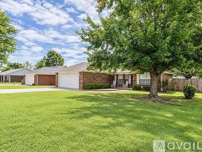 1206 Southeast 21st Street 3 Beds Single Family Home for Rent - Photo gallery 2