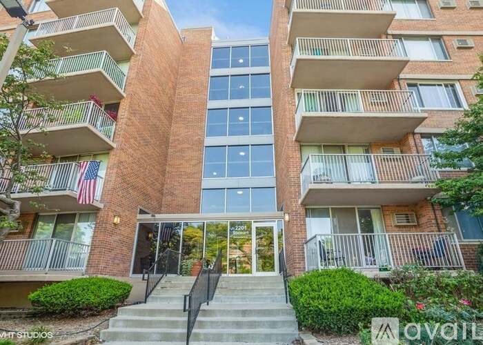2201 South Stewart Avenue 3 Beds Condo for Rent - Photo gallery 1