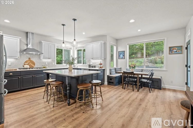 14445 Southeast Mountain Ridge Avenue 4 Beds Single Family Home for Rent - Photo gallery 4