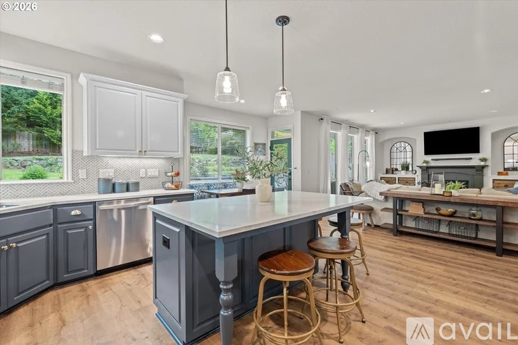 14445 Southeast Mountain Ridge Avenue 4 Beds Single Family Home for Rent - Photo gallery 5