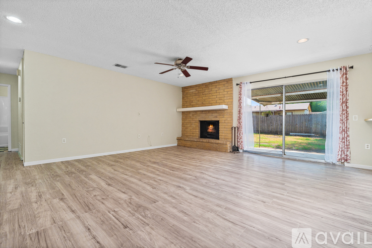 123 N Meadow St 3 Beds Single Family Home for Rent - Photo gallery 4