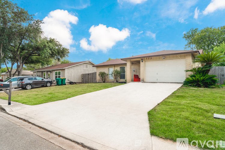 123 N Meadow St 3 Beds Single Family Home for Rent - Photo gallery 5