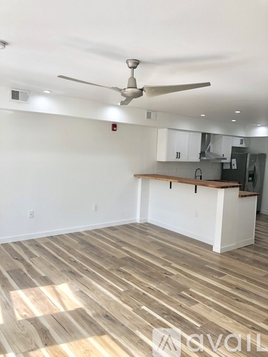 1105 South 47th Street 2 Beds Apartment for Rent - Photo gallery 3