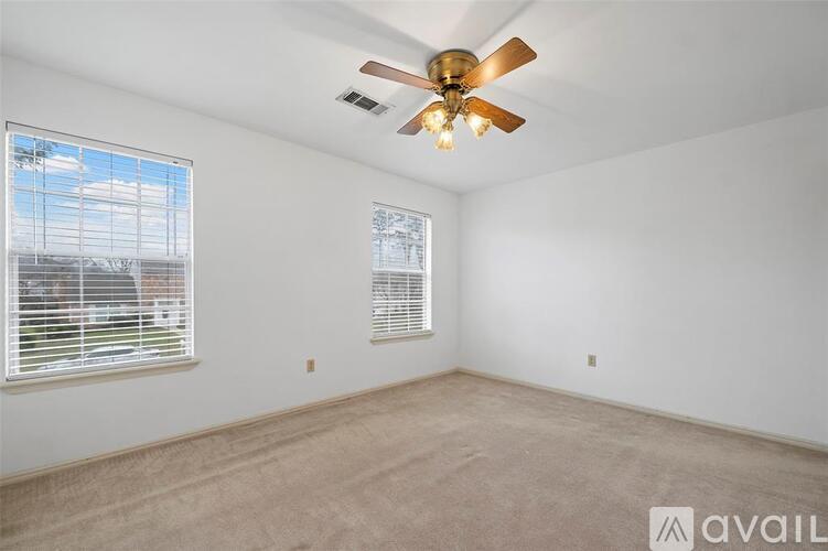 16318 Southampton Drive 6 Beds Single Family Home for Rent - Photo gallery 3