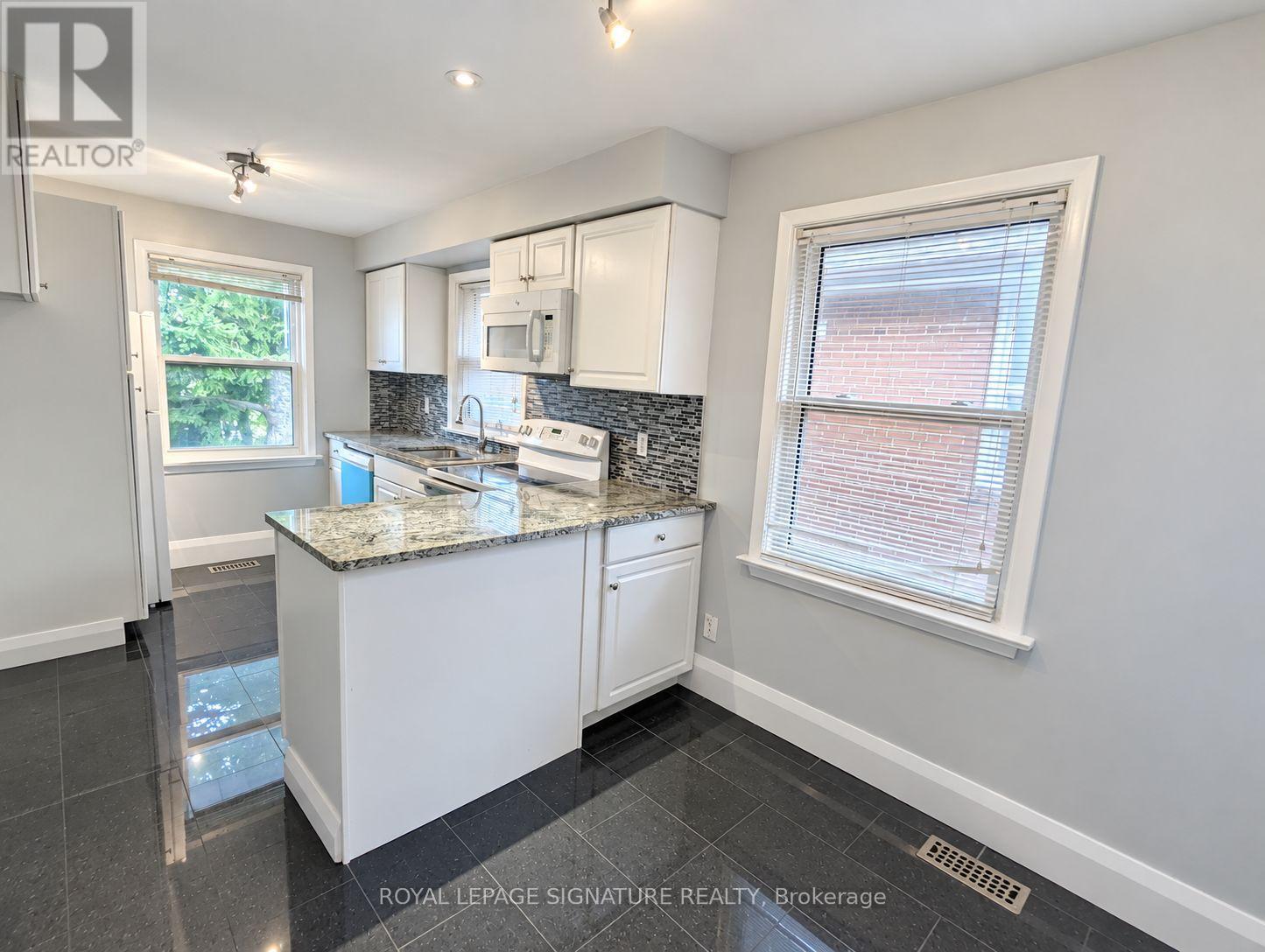 2 bedroom apartment - 3 - 13 WESLEY STREET 3, Toronto (Mimico) 3