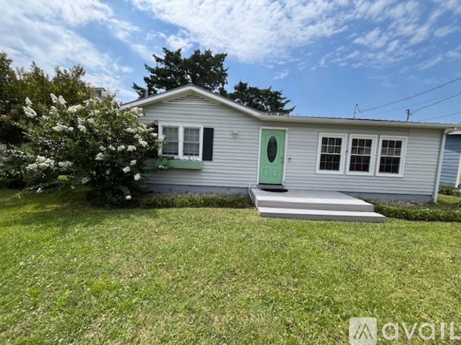 305 22nd Ave. N 3 Beds Single Family Home for Rent - Photo gallery 1