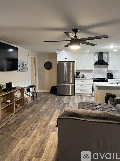 305 22nd Ave. N 3 Beds Single Family Home for Rent - Photo gallery 2