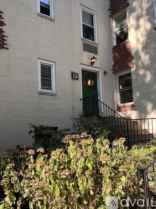 138 Woodside Green Studio Apartment for Rent - Photo gallery 1