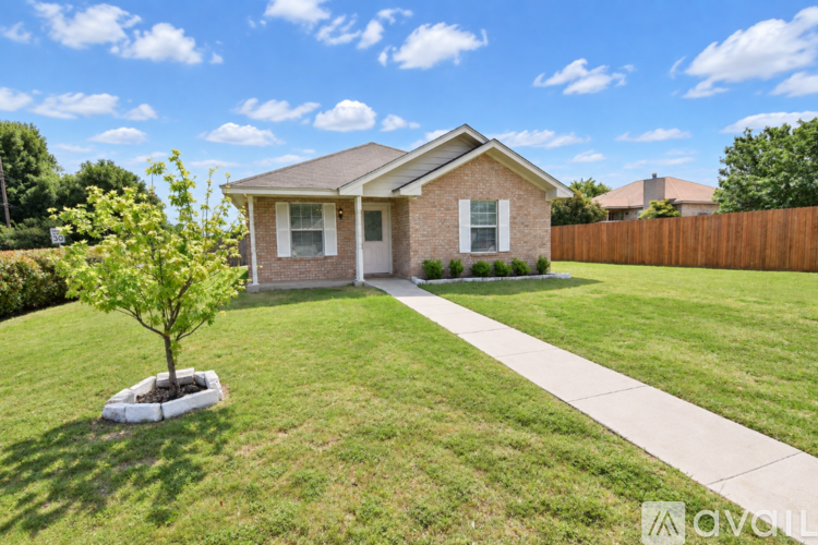 900 Concho St 3 Beds Single Family Home for Rent - Photo gallery 3