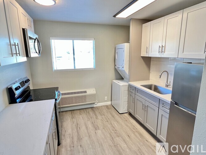 2020 W Orangewood Ave Studio Apartment for Rent - Photo gallery 2