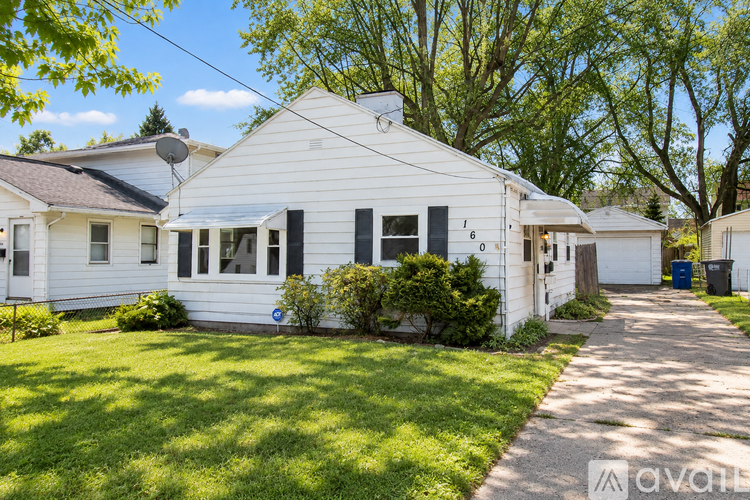 160 Eldred Ave 2 Beds Single Family Home for Rent - Photo gallery 1