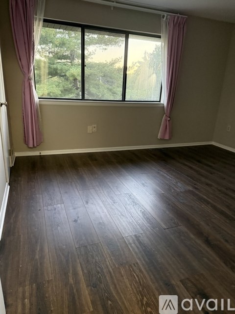 49 Hampshire Drive 2 Beds Apartment for Rent
