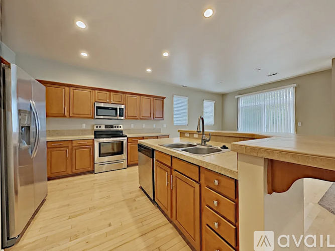 6251 40th St E 3 Beds Single Family Home for Rent - Photo gallery 3