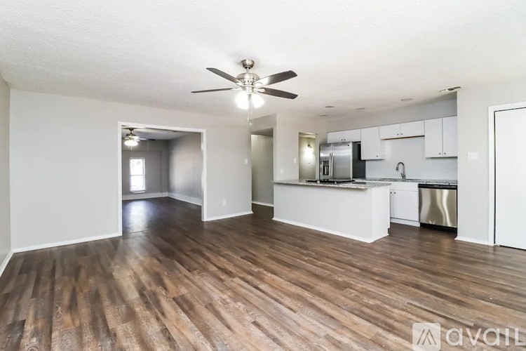 21 Golden Larch Court 3 Beds Single Family Home for Rent - Photo gallery 2