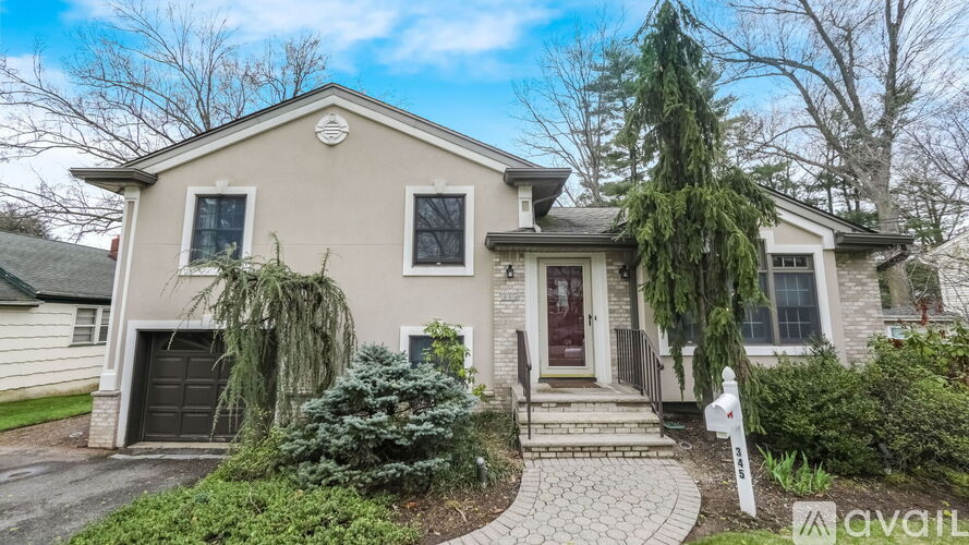 345 11th Street 4 Beds Single Family Home for Rent - Photo gallery 1