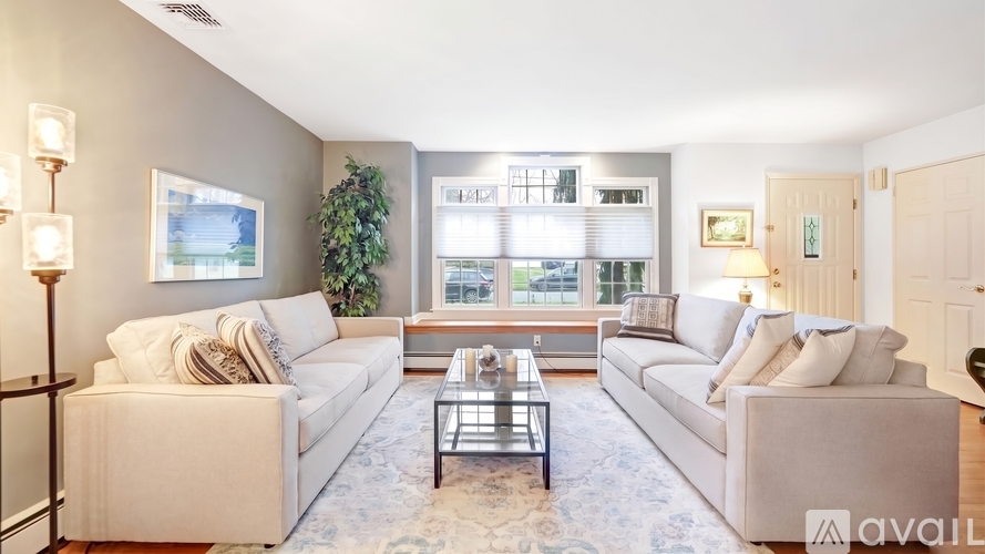 345 11th Street 4 Beds Single Family Home for Rent - Photo gallery 5
