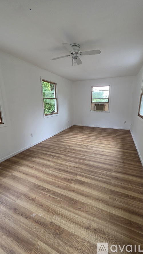 55 High St 2 Beds Single Family Home for Rent - Photo gallery 4