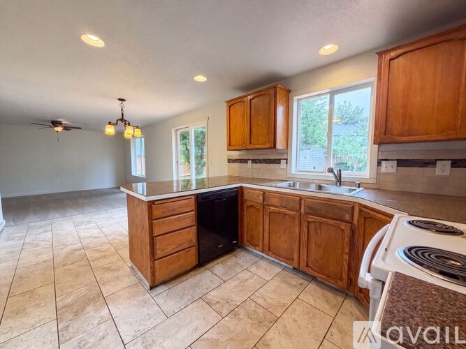 1321 NW 5th Ct 4 Beds Single Family Home for Rent - Photo gallery 2