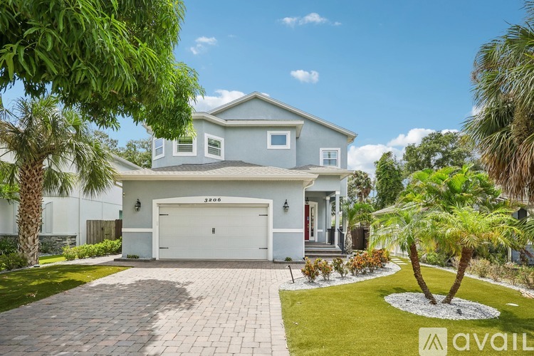 3207 W Price Ave 4 Beds Single Family Home for Rent - Photo gallery 1