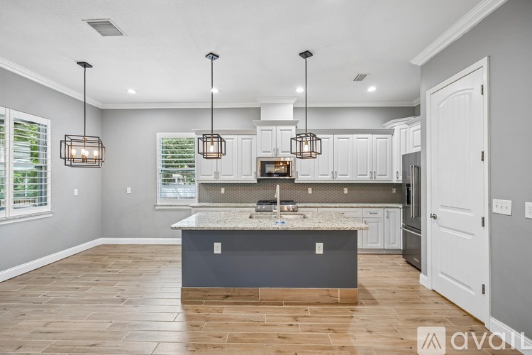 3207 W Price Ave 4 Beds Single Family Home for Rent - Photo gallery 3