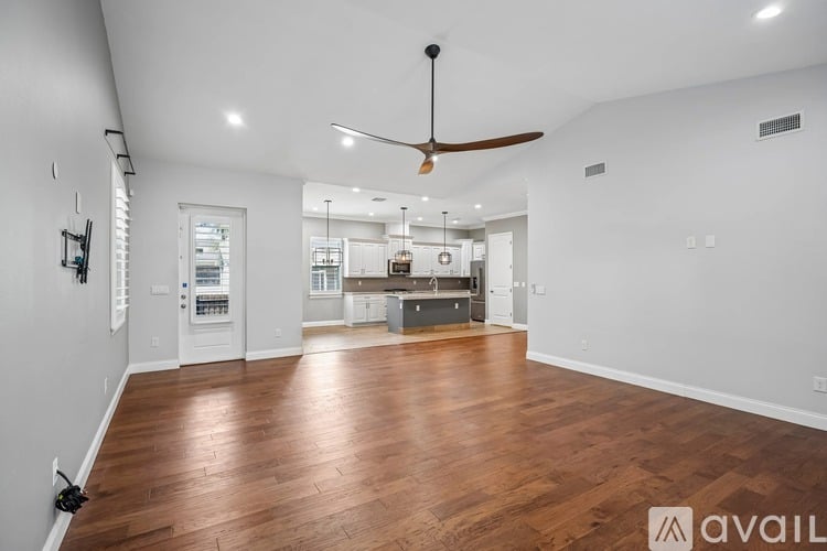 3207 W Price Ave 4 Beds Single Family Home for Rent - Photo gallery 5