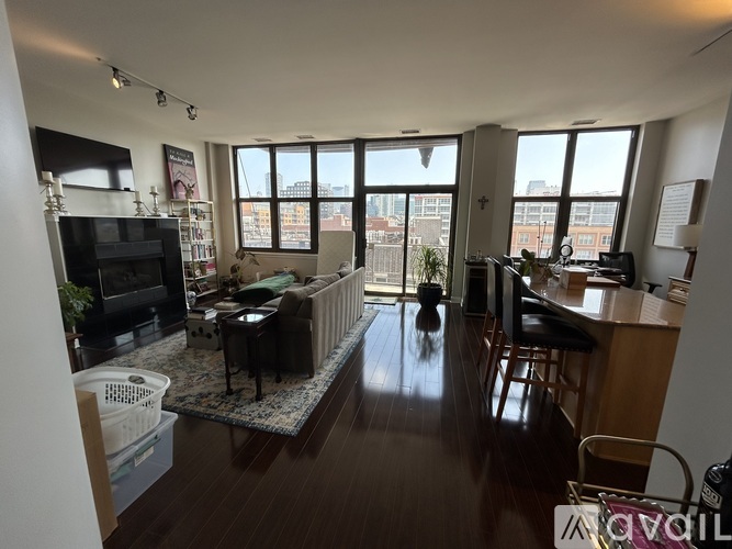 15 S Throop St 1 Condo for Rent - Photo gallery 1