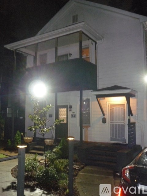 238 Wilbur Ave SE 3 Beds Apartment for Rent