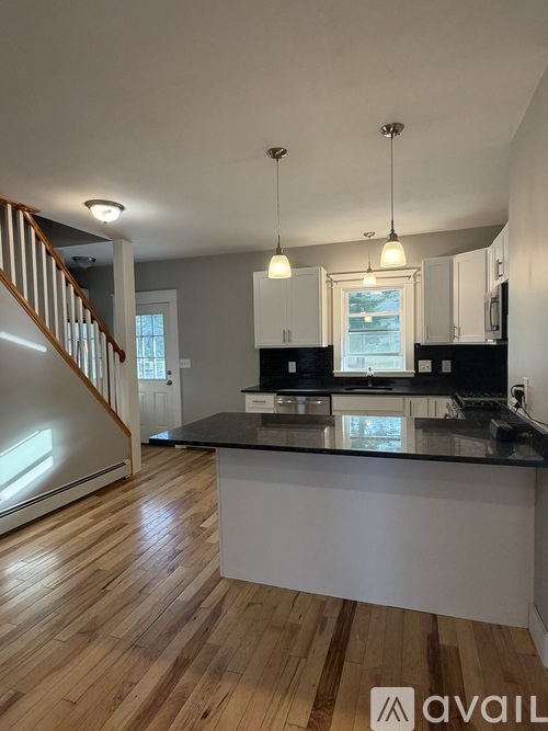 150 Kinsley Street 3 Beds Apartment for Rent - Photo gallery 3