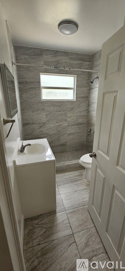 321 Southwest 16Th Avenue 5 Beds Apartment for Rent