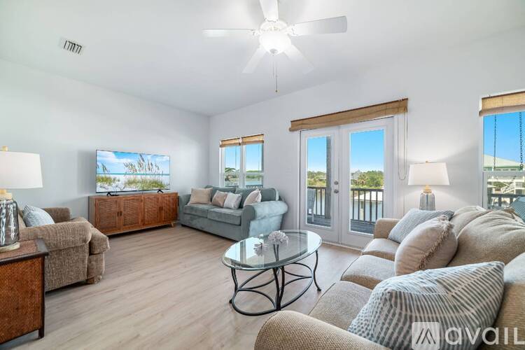 204 West 8th Street 3 Beds Single Family Home for Rent - Photo gallery 4