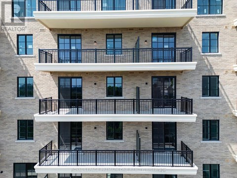 PH02 - 38 EARLINGTON AVENUE 3 Beds Apartment for Rent