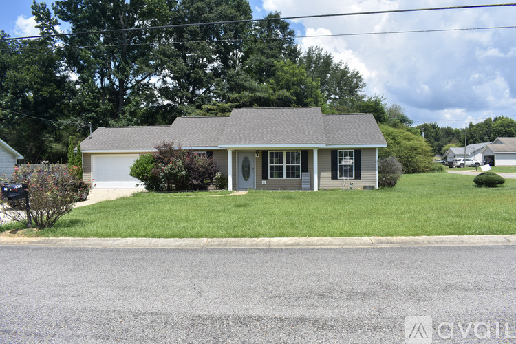 18396 Peyton Lane 3 Beds Single Family Home for Rent - Photo gallery 3