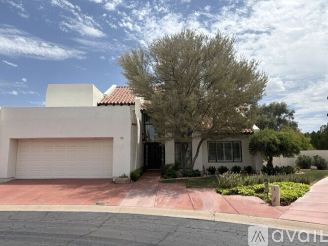 2560 North Lindsay Road #37 3 Beds Single Family Home for Rent - Photo gallery 1