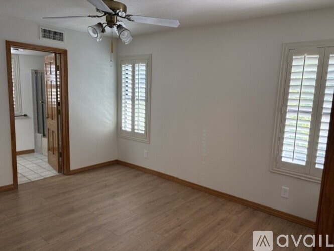 2560 North Lindsay Road #37 3 Beds Single Family Home for Rent - Photo gallery 5