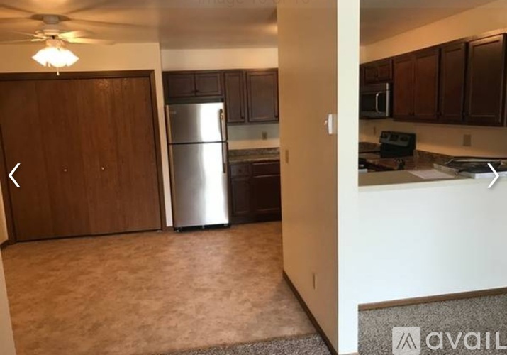 11104 W Greenfield Ave 1 Apartment for Rent - Photo gallery 3