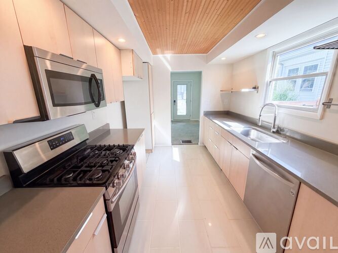 28 W Kenworth Rd 2 Beds Single Family Home for Rent - Photo gallery 3