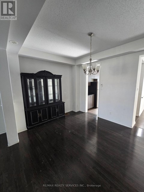 12 - 12 UTOPIA WAY N 4 Beds Apartment for Rent